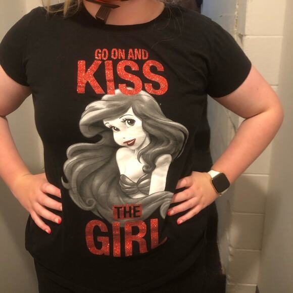Disney Brand Junior's 2XL Ariel Little Mermaid KISS THE GIRL Glitter Fitted Tee - Picture 1 of 3